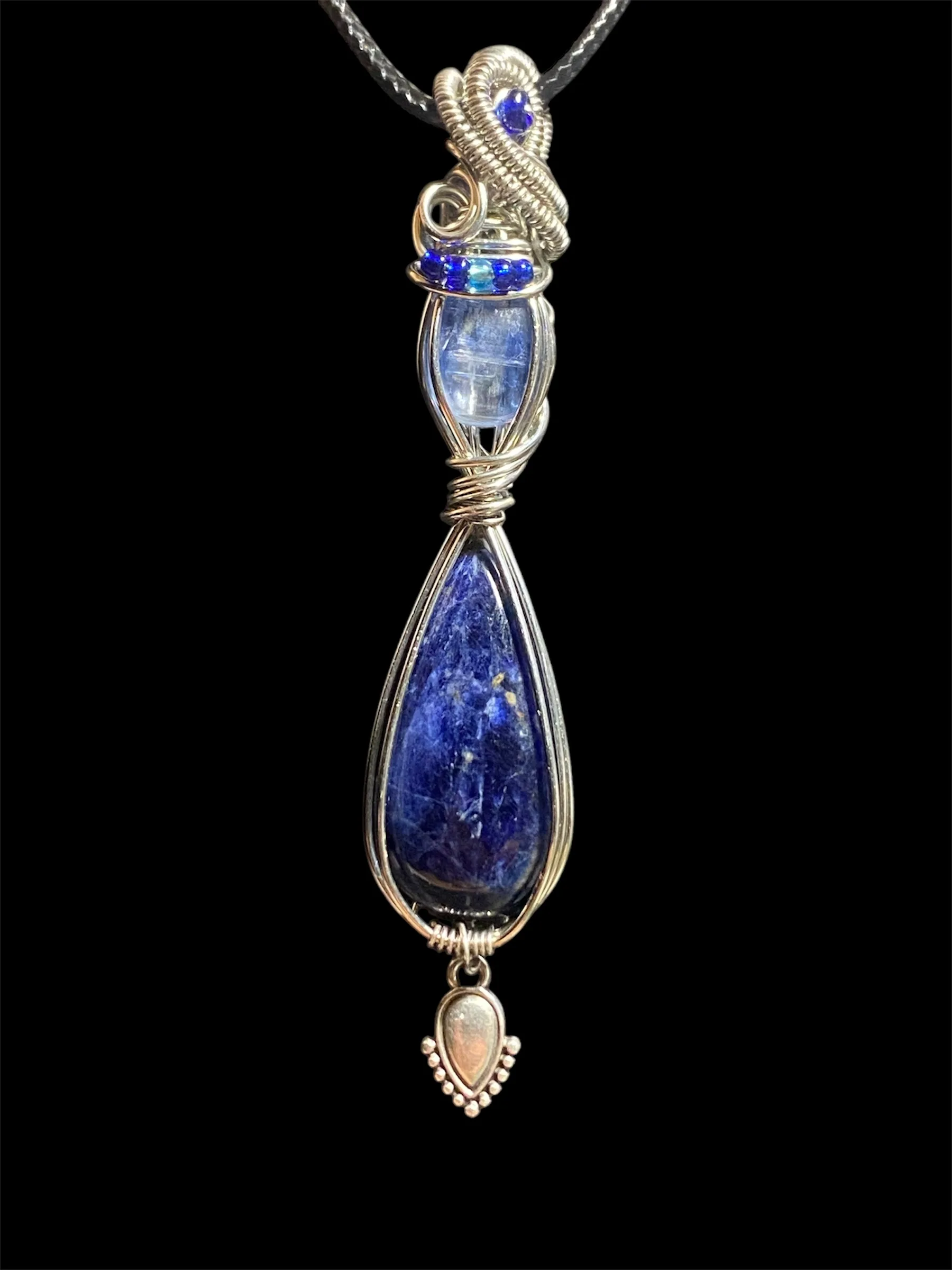 Pendentif wire wrapping ,"Nuit d'azura" Sodalite et cyanite – Image 2