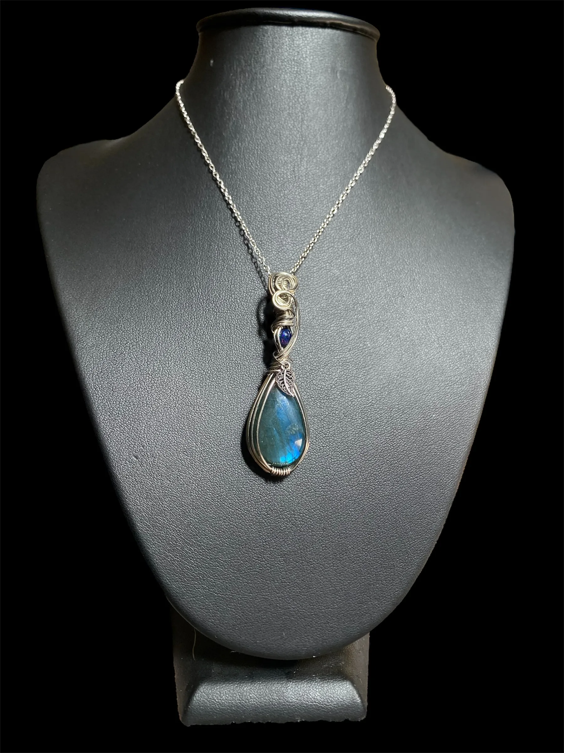 Pendentif Wire Wrapping Labradorite et Opale welo fumé