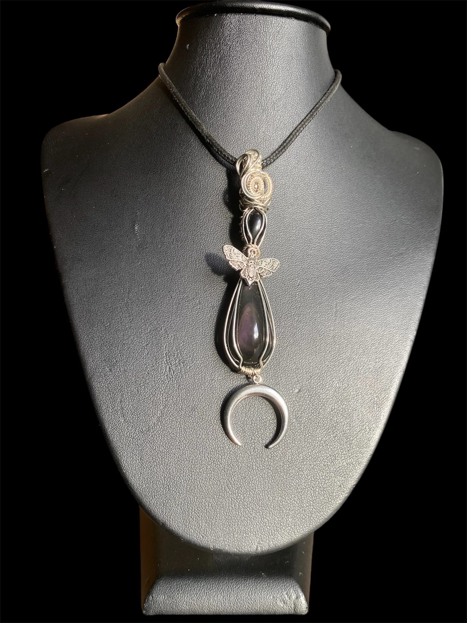 Pendentif “Nyx Noctura” – Obsidienne Œil Céleste & Onyx Noir